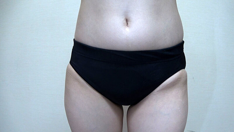 中条りの 神陸上ウェア スポーツ日焼けから筋肉美女アスリートの秘部を隠してきたウェアを巨乳や美乳パイパンや剛毛娘に着せジョリワキやハミ毛を堪能。陸上ユニホーム女子の太腿やお尻や着衣放尿まで！！身体にフィットするウェアのキワキワを超接写＆完全着衣でハメ撮り 1