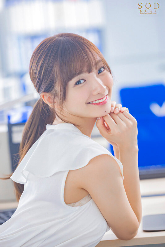 渚恋生 初ドラマ作品 キスから始まる4職業コスプレ 職場なのにスイッチが入ると止まらない本性エッチな働くオンナ。【圧倒的4K映像でヌク!】 2