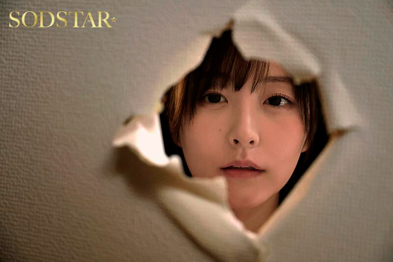 僕の住むアパートの隣室の美人妻は欲求不満だった。夫婦喧嘩で空いた直径10cmの壁穴越しに立ちバックで膣奥を突きまくった密かな不倫関係5日間。 青空ひかり 5