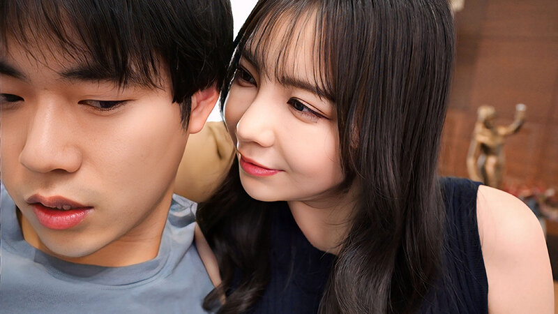 可愛いけどマグロで全然感じない僕の彼女…その母親は全身が性感帯の絶倫女性 何もしてくれない娘に不満を抱える俺に「女はね、感じさせてこそ感じるの」と全身で教えてくれた ?絡みつく舌、離れない腰、ずっと中で求められた夜?吉澤友貴 1