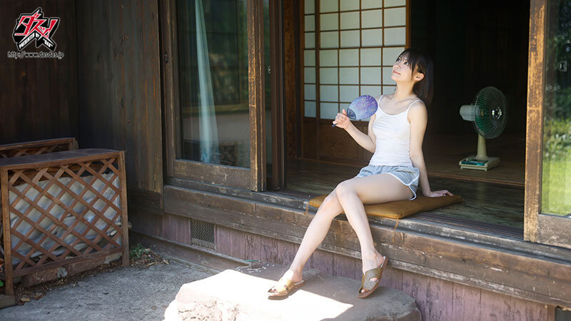 帰省先のド田舎で初恋お姉さんとの「おぼえたてH」にどハマりして1発、2発、3発と汗だくで何度も中出しした...忘れられない、夏。 東條なつ 2