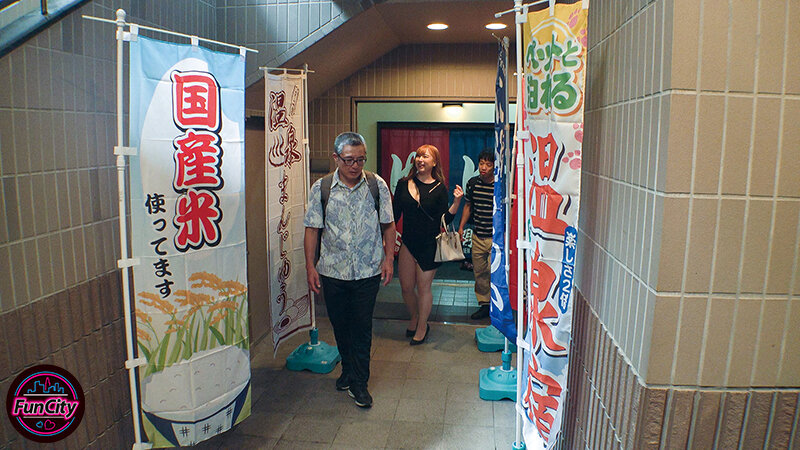 筆おろし温泉ソープ 親父の再婚で出来た義母さんは絶倫の巨乳泡姫だった!? ちなみん 1