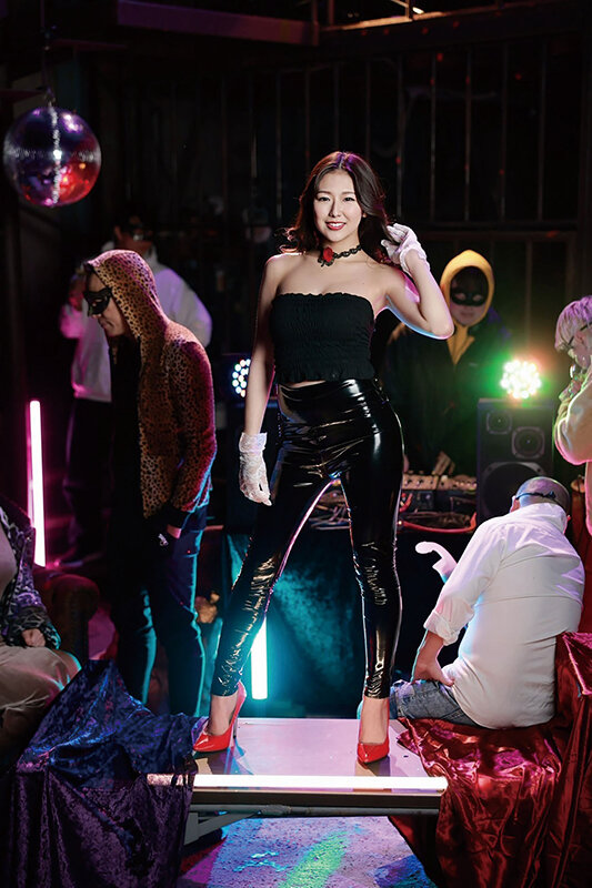 FUCK NIGHT PARTY 廃工場(秘)乱交パーティ 七原さゆ 1