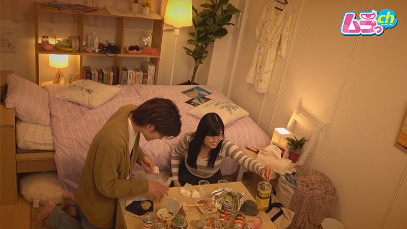 ニンゲン観察 さっきまで友達だったハズなのに勃起チ〇ポには抗えない!イケメンの長~い巨根に理性が壊れる地味っこ隠れ巨乳 2