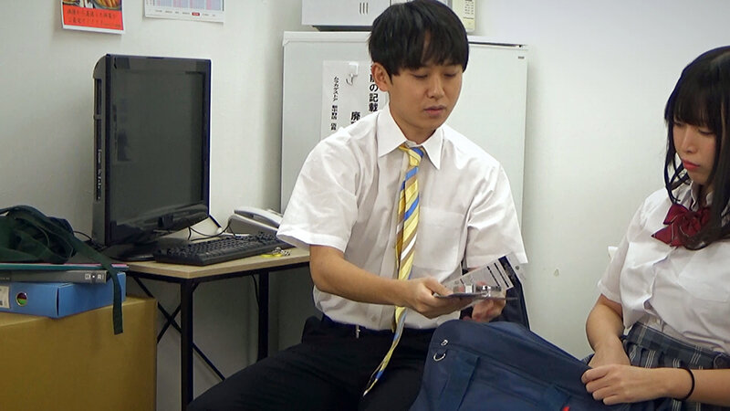 ●校生盗撮 罪の代償をおま○こで払う、コンビニ万引きマンチラJ系 3