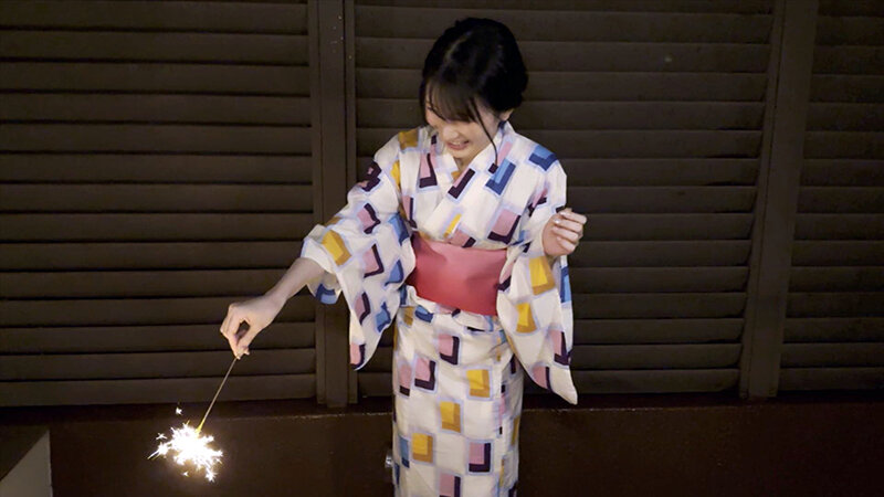 【浴衣スレンダー美女いちゃハメ3発射の濃厚プレイ】【浴衣美女の熱烈即尺で花火より激しい口内に打ち上げ発射1発!】【ベッドで生ちん打ち上げ膣内発射でケイレン昇天】【スレンダー美ボディ披露の全裸2回戦で生挿入SEX継続!継続!】【ひかり/20歳/スレンダー… 宮西ひかる 2