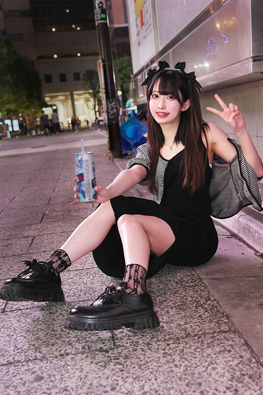 酔い潰れ寝転びギャルをお持ち帰り!@歌舞伎町 イラマ・スパンキング・首絞め へべれけ5P やよい (メスガキ31) 三葉やよい 1