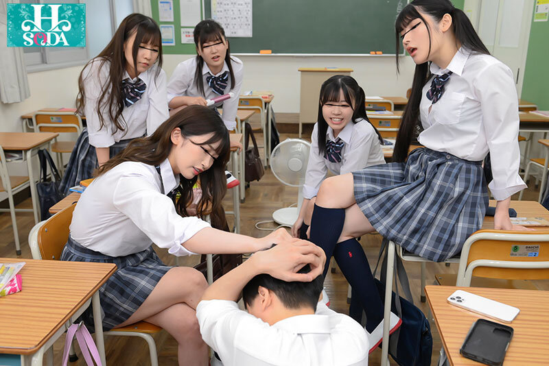 時間停止学級。時間を止める事が出来る神装置で、好きな時に挿れたり、止めたりし放題。 3