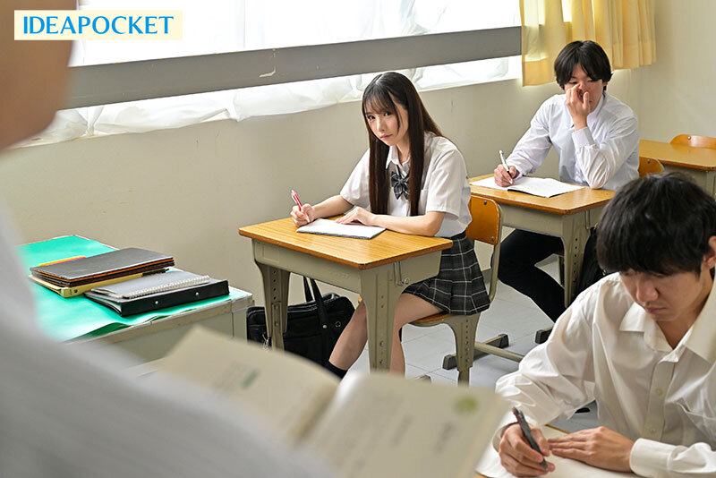 仕事終わり制服リフレを呼んだら自分の教え子が…。 お互い弱みを握った教師と生徒の背徳的でイケナイ関係 佐々木さき 1