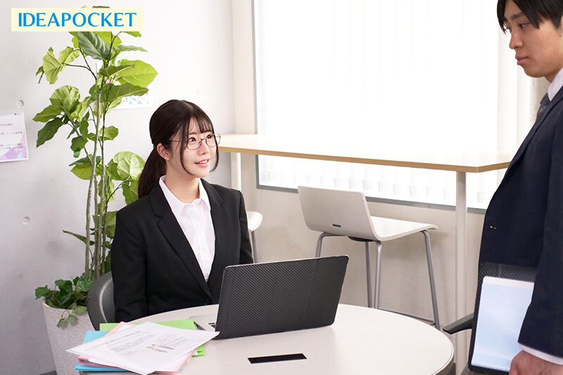 上京したてで友達のいない後輩社員と酔った勢いでお泊りすることに… 脱がせたら予想外のスリム巨乳で興奮しっぱなしの僕は一晩中ハメまくった 坂井美桜 2