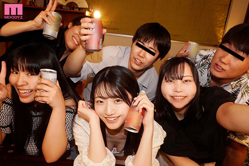 卒業旅行NTR 大学生最後のバカンスに酔いしれナンパ現地調達のチャラ男達に朝までハメられまくったカノジョ 輝星きら 1