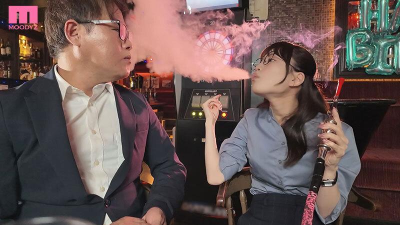 いつも地味メガネ女上司を酔わせたら…囁き誘惑キス魔になって何度も何度も勃起に持ち込まれ飲めば飲むほど無限中出し!! 天宮花南 5