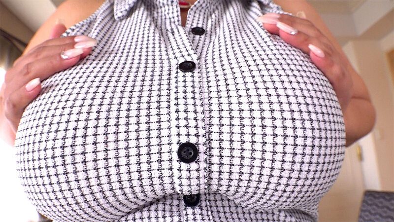 端正な顔立ちのロリ美少女がエロ言葉を放ちながらデカ乳デカ尻でブルンブルン! 卑猥語女 夕美しおん 1