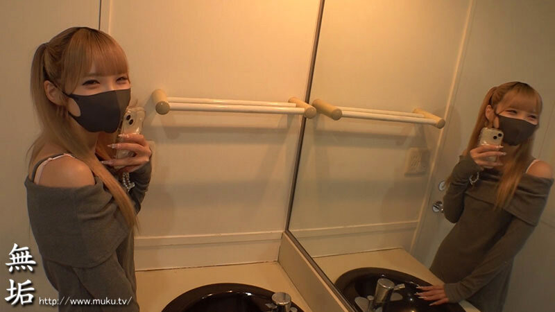 えちえち画像を投稿しているエロ配信女子の日常をお見せします 港区系インフルエンサー女子と1日中コスプレSEX ヤリまくりハメ撮りパコ凸! 美澄玲衣 3