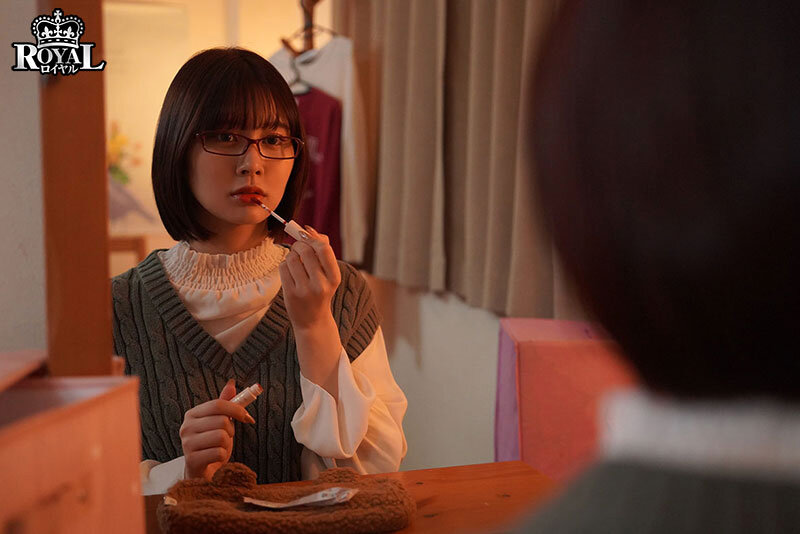 僕の姉は地味で控えめですが、眼鏡を外すと、絶世の美女で我慢できず迫ったら素股からの生挿入で初中出しをさせてくれました。 鳳みゆ 2