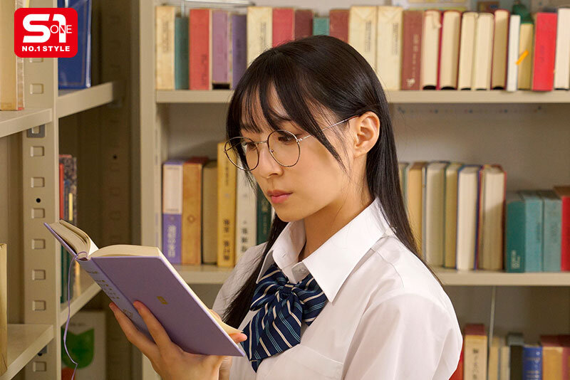 無口で大人しい女生徒になら何しても許してくれるっしょ。教師の俺は陰キャ可愛い図書委員を犯●てイカせまくった。 新木希空 2