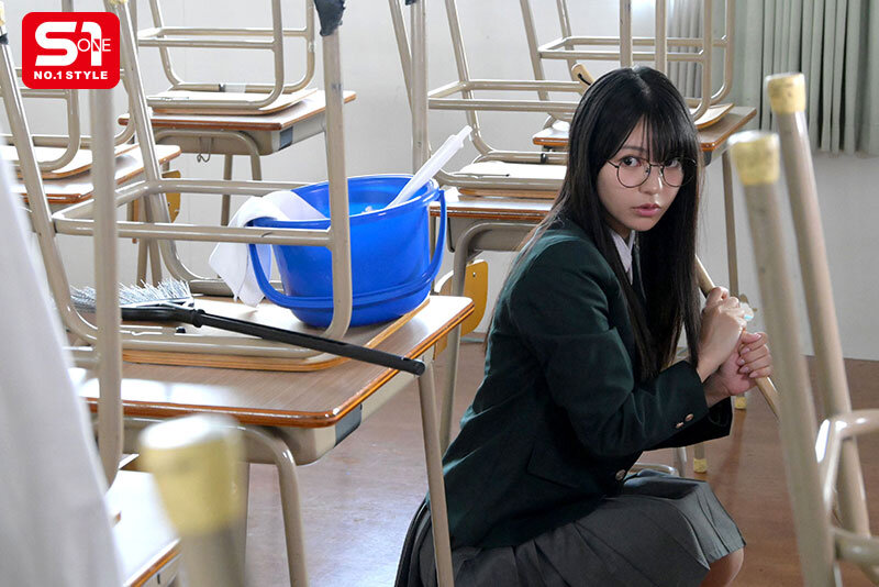 清楚系に見えてエロ妄想癖の文学女子と二人きりになったら…耳元でスッゴイ淫語囁かれながら強●勃起でヤラレちゃう。 浅野こころ 2