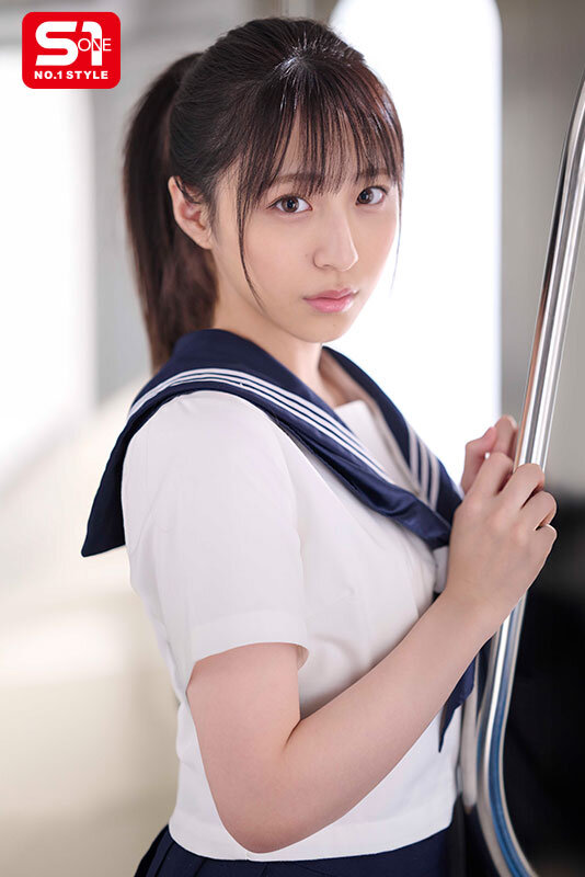 この女子学生、純粋そうに見えて中年教師に恋し、痴●師（他人）にも即沼る。 新木希空 1