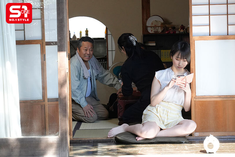 田舎帰省で大嫌いな叔父宅に一人で泊めさせられた姪っ子…手を出してきたロリコンおじさんのキモち●ぽと少女ま●こがまさかの相性抜群!!2日2晩の絶倫汗だく大性交 糸井瑠花 1