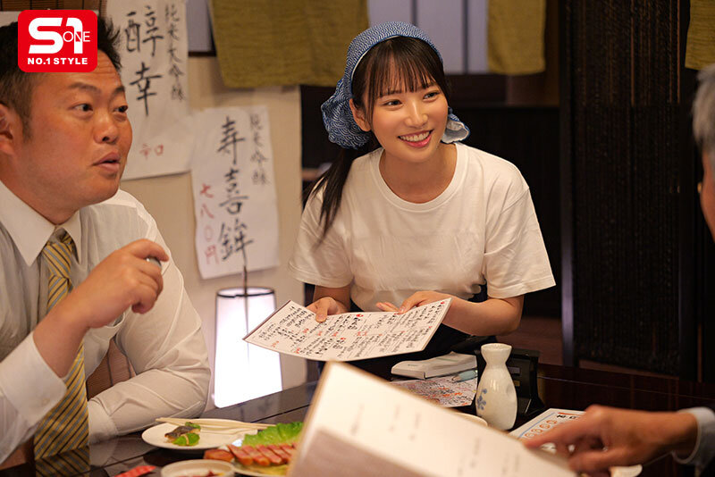 終電逃してセクハラ店長とまさかの相部屋…朝まで続くキモい性交に不覚にも感じてしまった汚れを知らないバイトちゃん 榊原萌 2