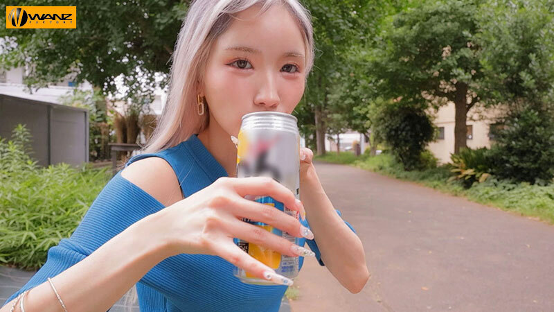 「イイって言うまで射精(だ)すなよ?」パンピーどM男をとっ捕まえてコリコリ乳首ジャック!手コキ寸止め焦らし痴女のナマパコ散歩 春陽モカ 2